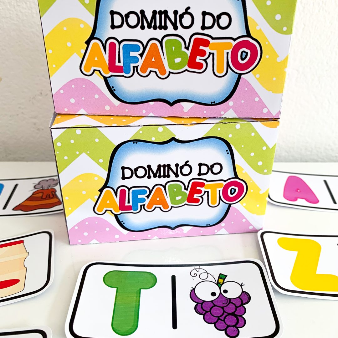 Dominó do Alfabeto.