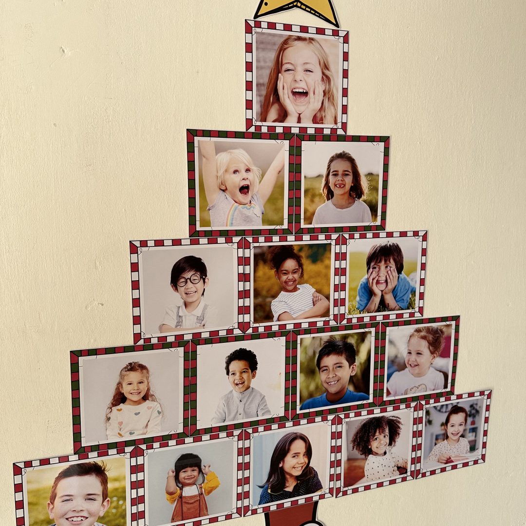 Mural de foto em formato de árvore de Natal .